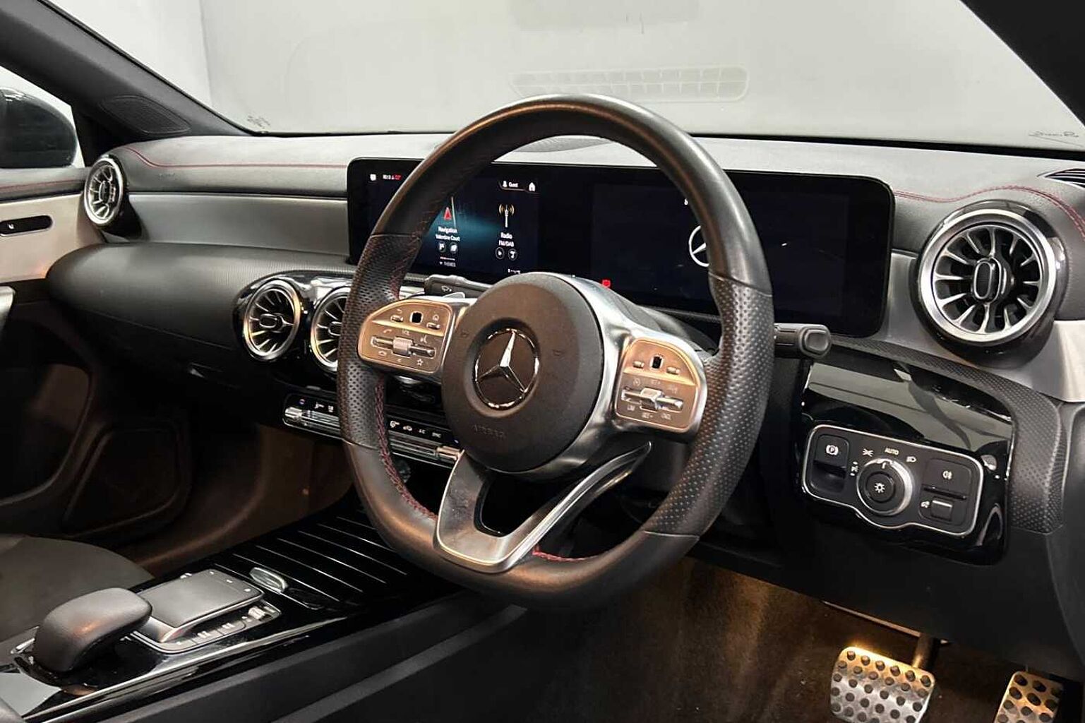 Mercedes-Benz CLA 1.3 (136ps) 180 AMG Line Executive 7G-DCT