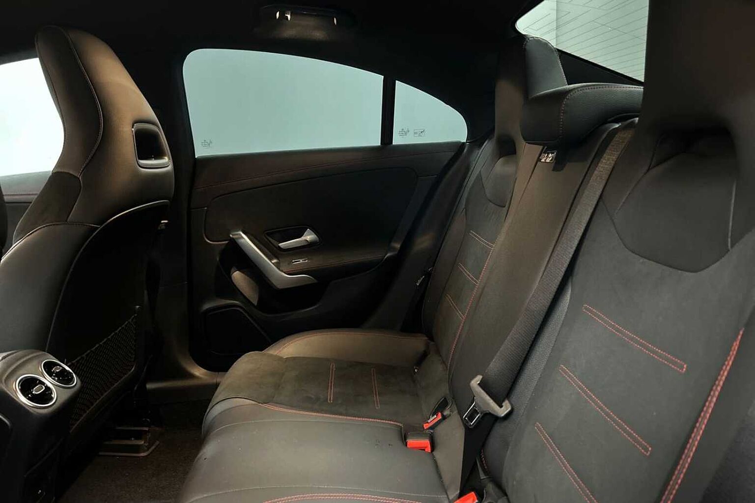 Mercedes-Benz CLA 1.3 (136ps) 180 AMG Line Executive 7G-DCT